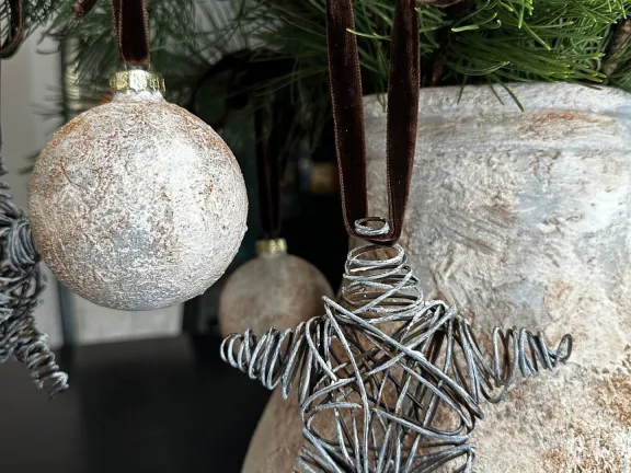 vielinė žvaigždutė ir žaisliukas