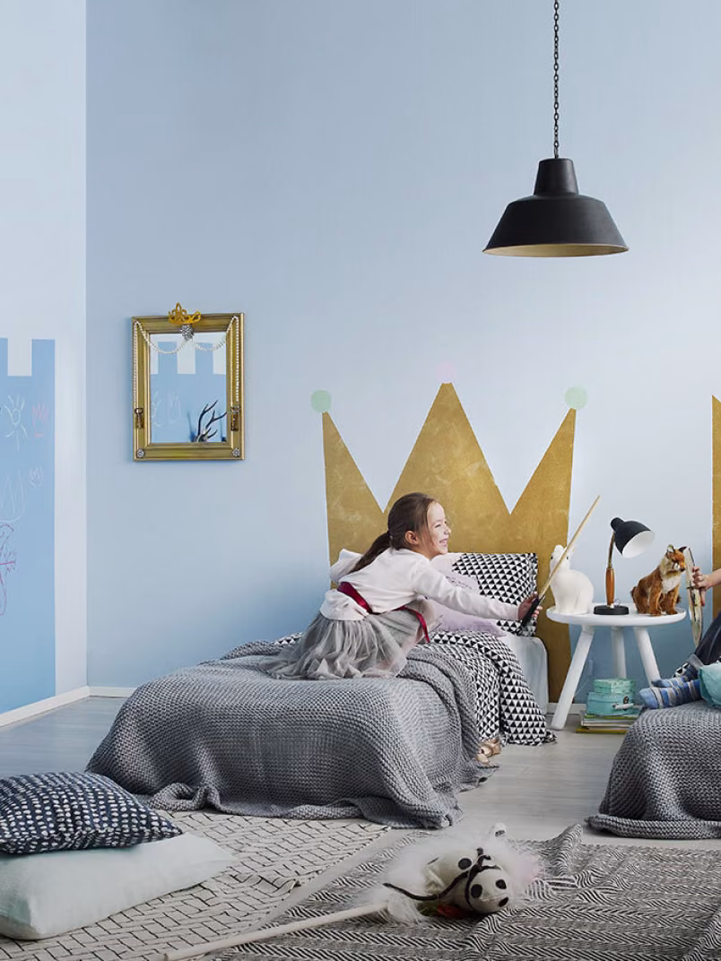 Stebuklinga princesės pilis vaikų kambaryje