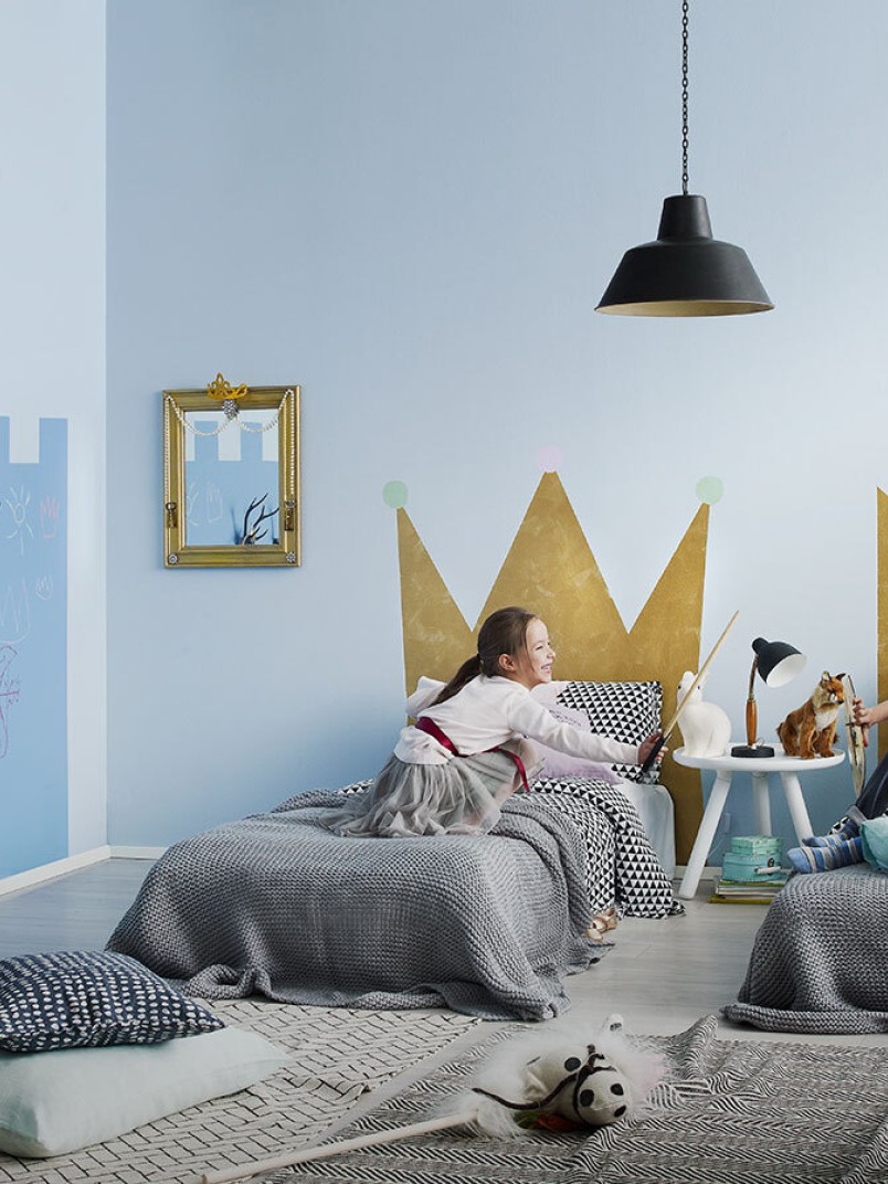 Stebuklinga princesės pilis vaikų kambaryje