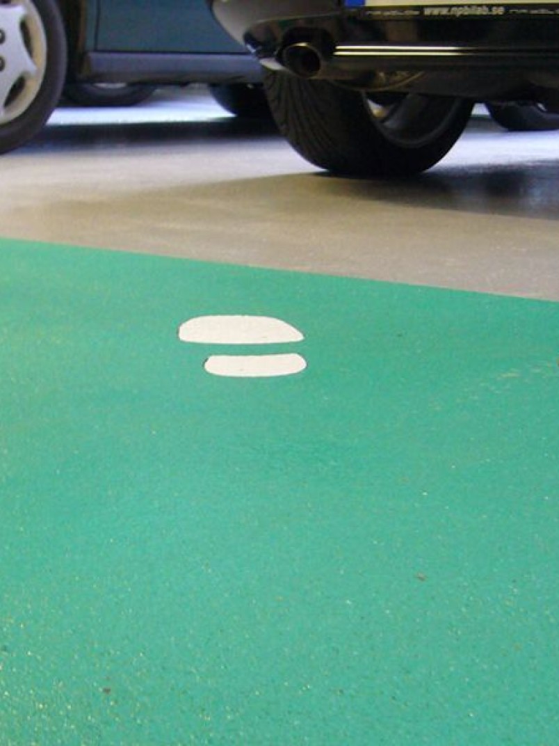 Betoninės automobilių stovėjimo aikštelių grindys