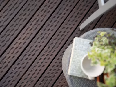 Oiling a wooden deck in a weekend