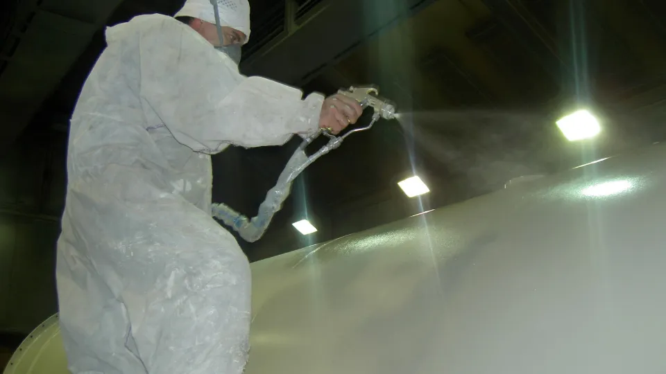 Kaip naudoti vandenines dangas metalui apdoroti ir apsaugoti