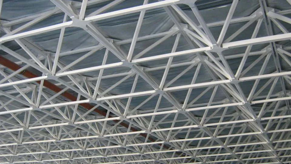 Tvarumo ir ilgaamžiškumo dermės paieškos pramoninių dangų gamyboje