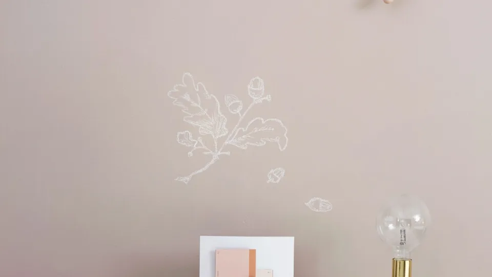 Kreida paišoma siena