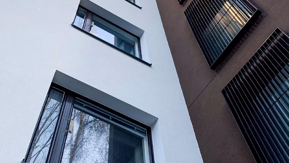 Mineralinių fasadų dažymas