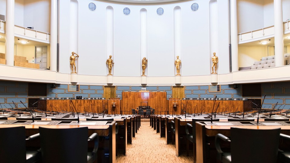 Parlamento rūmams grąžintos jų originalios spalvos