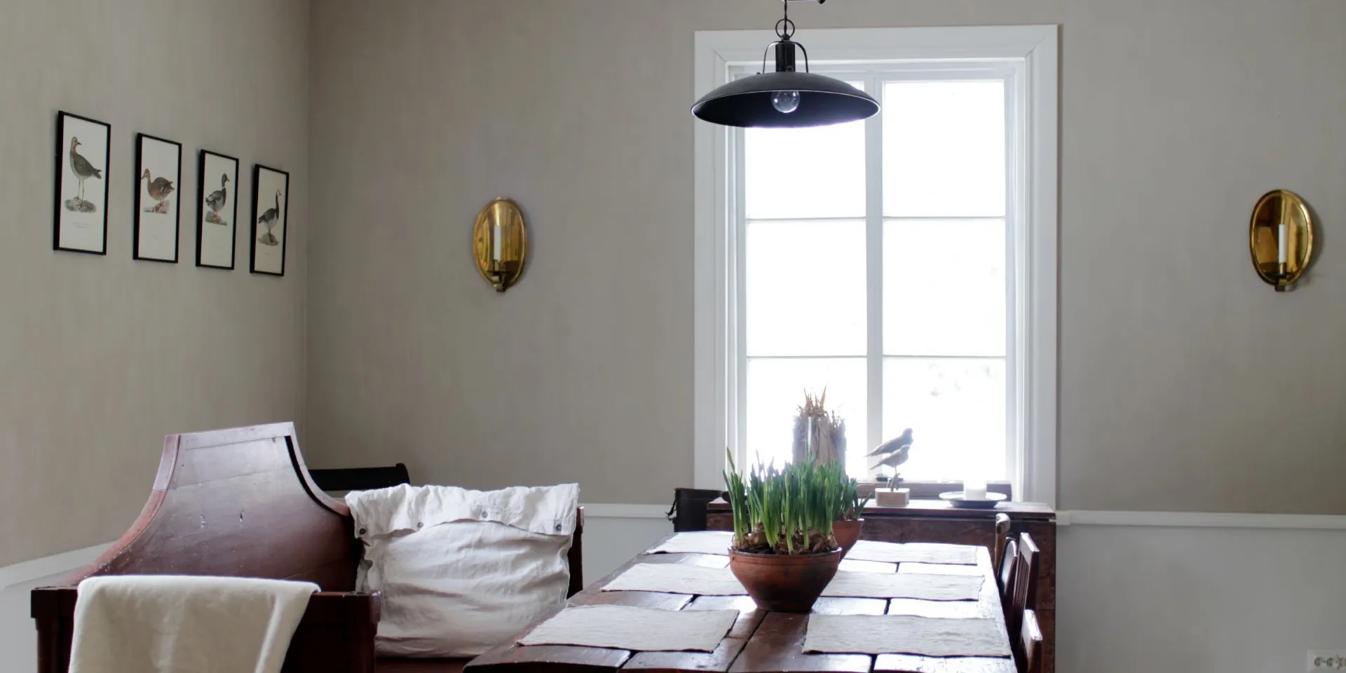 Greyish brown dining room wall