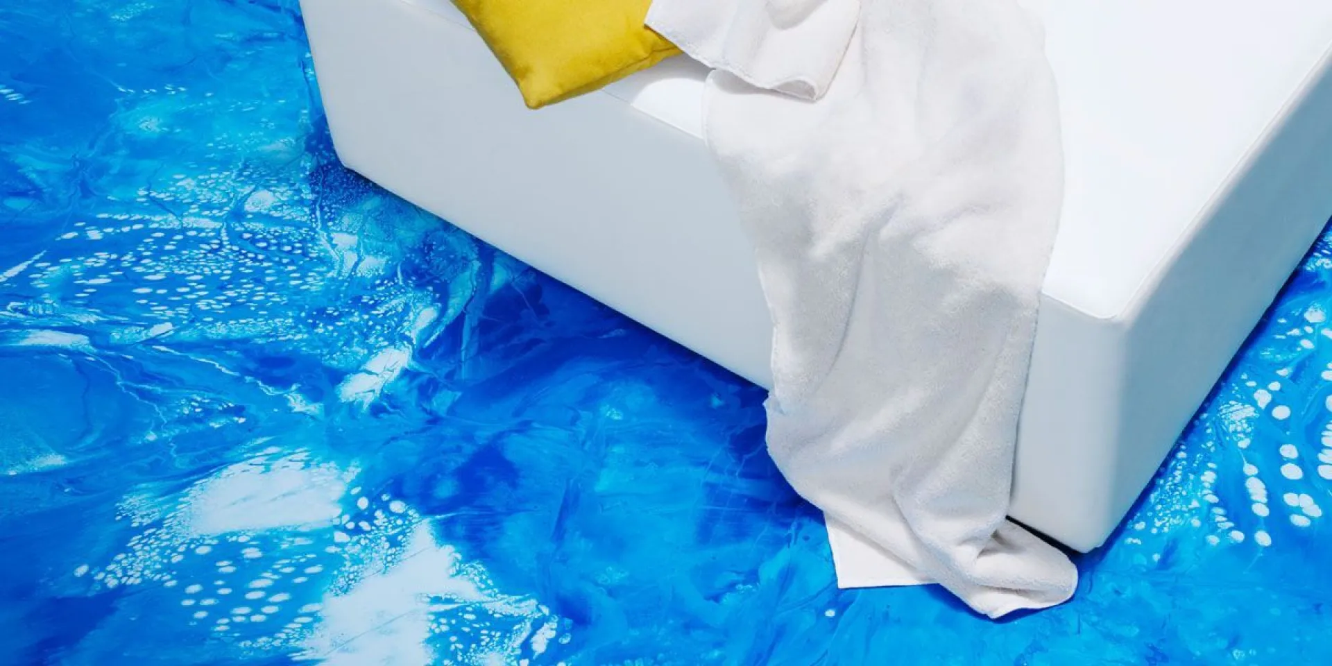 Marmuro imitacija ant grindų