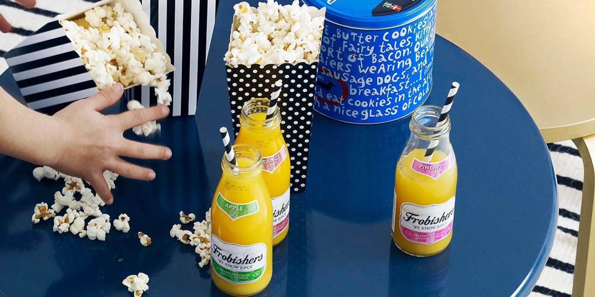 Perdažytas vaikų kambario stalas