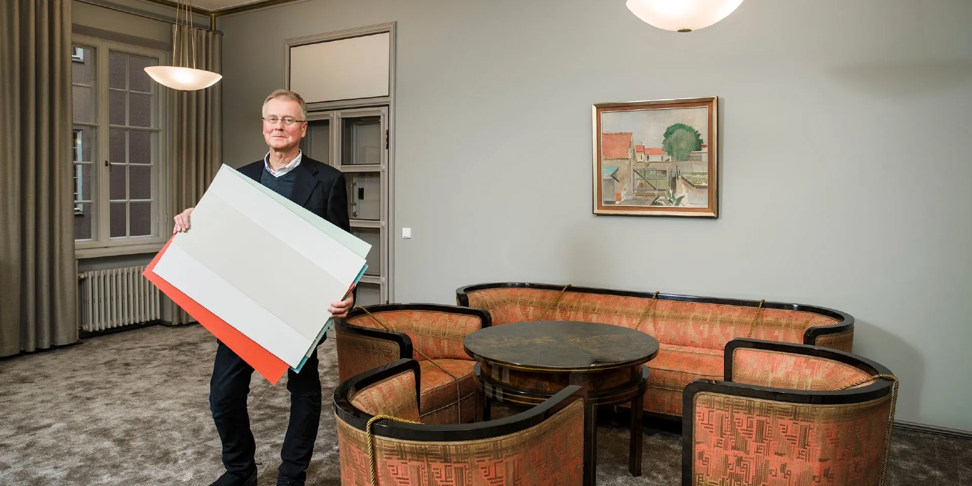 Remiantis spalvų schema buvo parengta apie 200 skirtingų spalvų modelių.