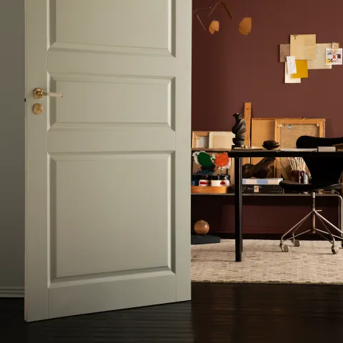 Ryškios spalvos sukuria šiltą ir jaukią atmosferą