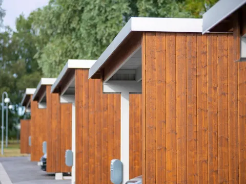 Mediniai daugiabučiai namai Nišiopinge