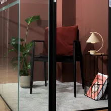 2022 metų spalvų kolekcijos „Color Now“ spalvos – biuro interjere