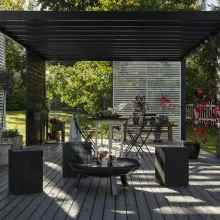 tamsios spalvos terasa