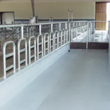 Metaliniai gyvulininkystės ir žemdirbystės įrenginių paviršiai