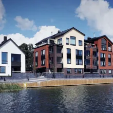 Skirtingomis spalvomis dažyti namai