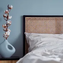 mėlyna miegamojo siena