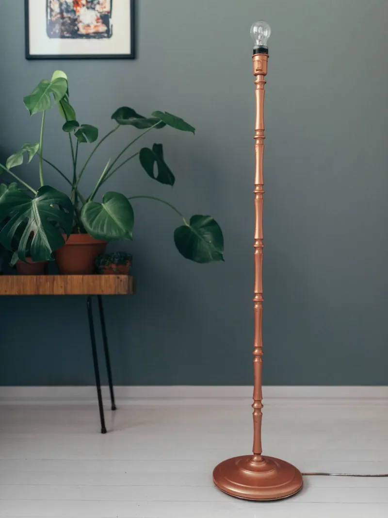 lamp stand painted with taika