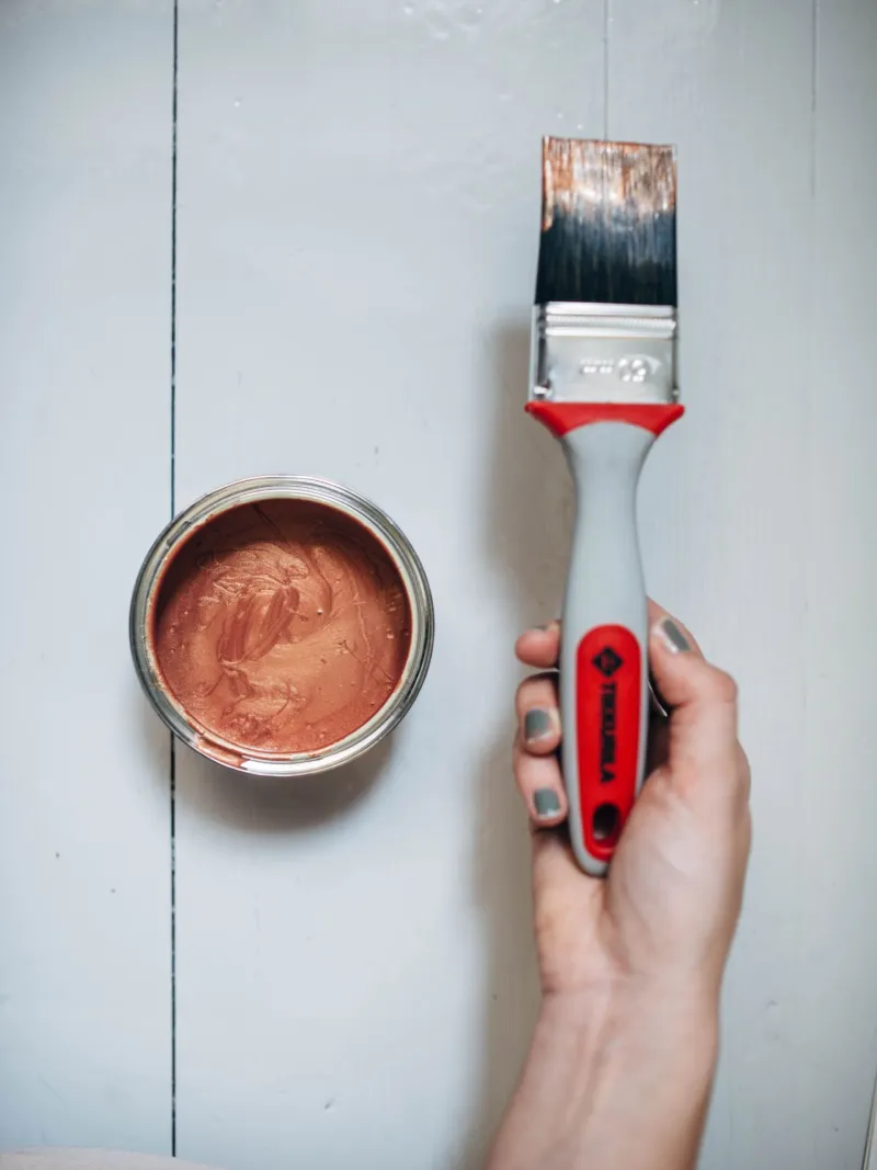 taika paint and brush