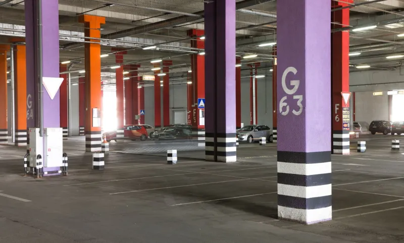 Betoninės automobilių stovėjimo aikštelių grindys